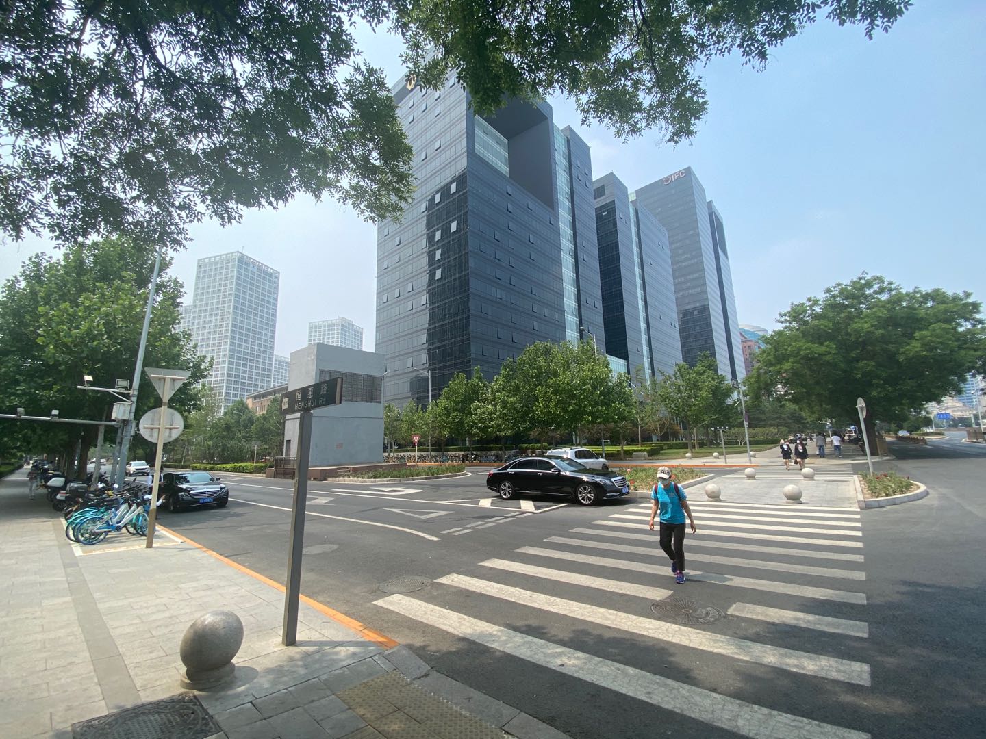 IFC大厦出租房源实拍图1